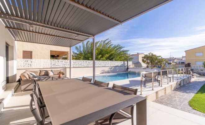 Venta · Villa / Chalet · Empuriabrava