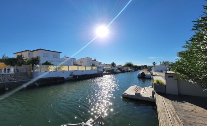 Venta · Villa / Chalet · Empuriabrava