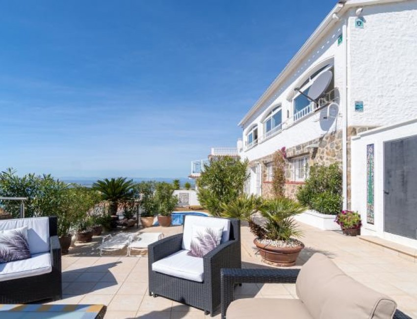 Revente · Villa · Roses