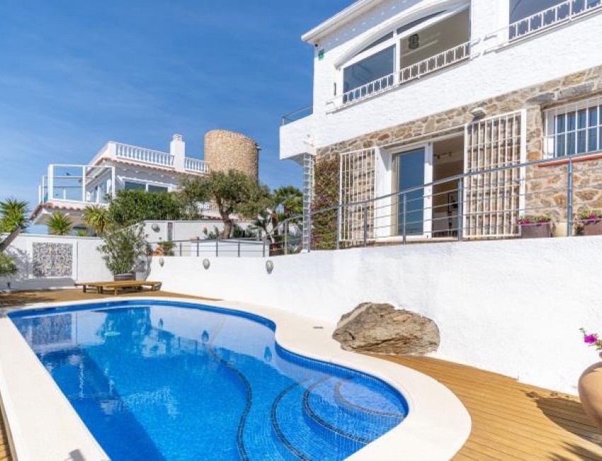 Revente · Villa · Roses