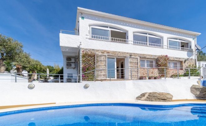 Revente · Villa · Roses