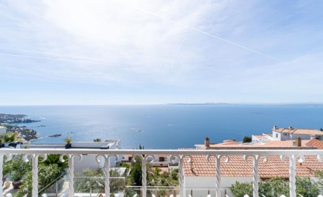 Revente · Villa · Roses