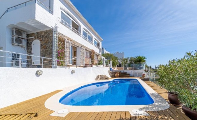 Revente · Villa · Roses