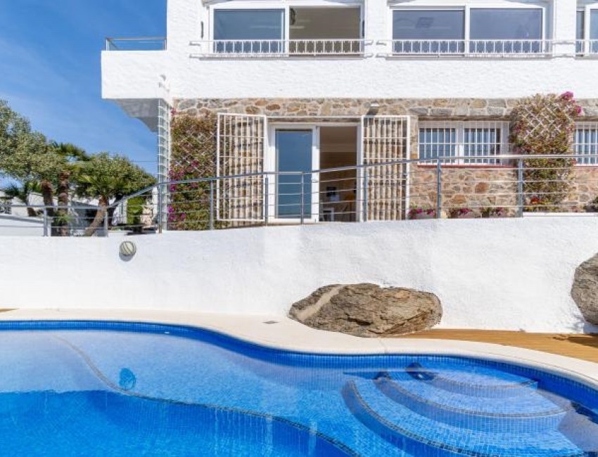 Revente · Villa · Roses