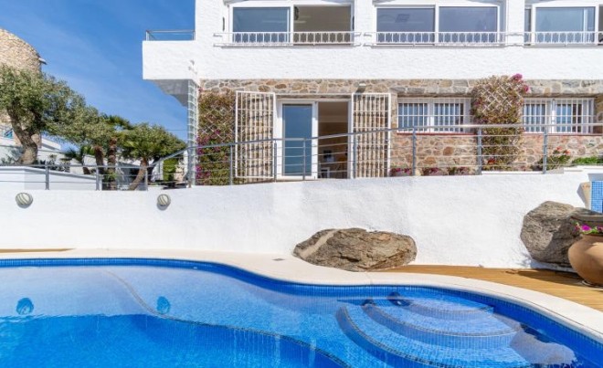 Revente · Villa · Roses