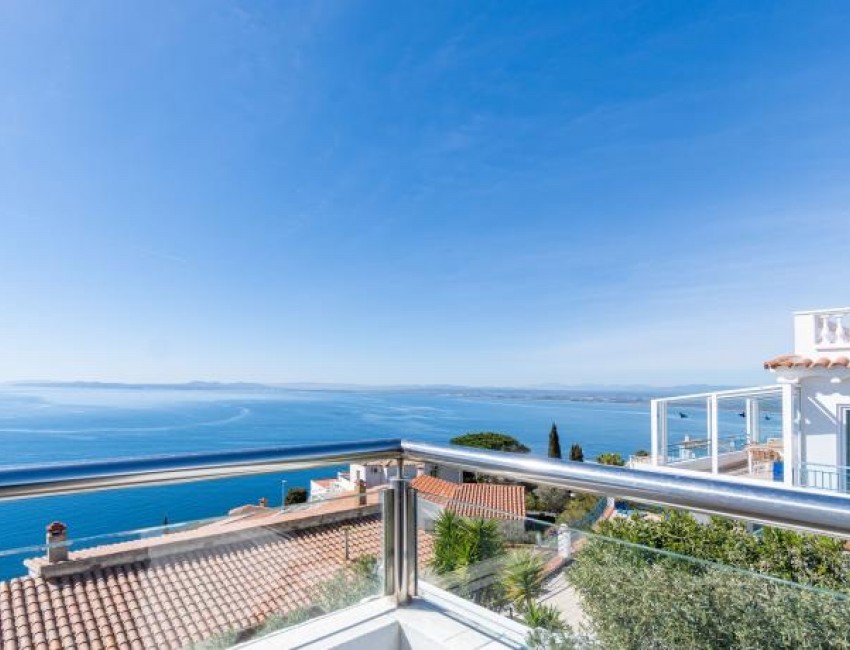 Revente · Villa · Roses