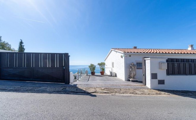 Revente · Villa · Roses