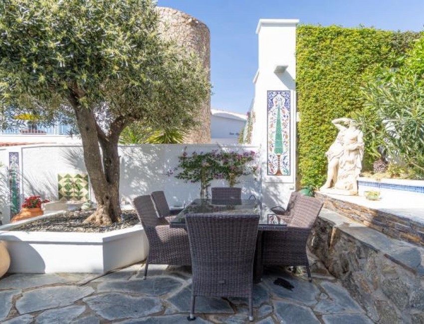 Revente · Villa · Roses