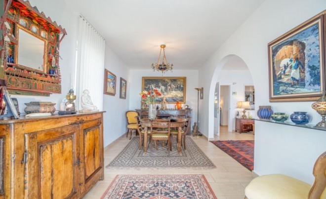 Revente · Villa · Roses