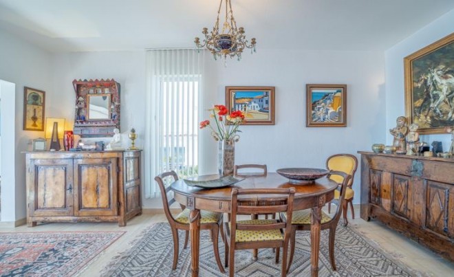 Revente · Villa · Roses