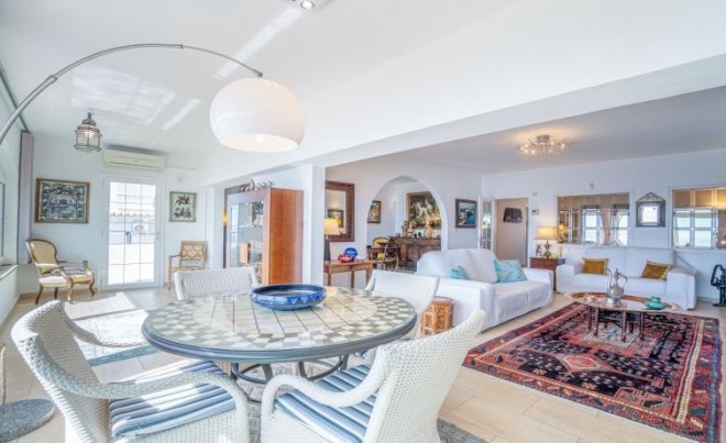 Revente · Villa · Roses