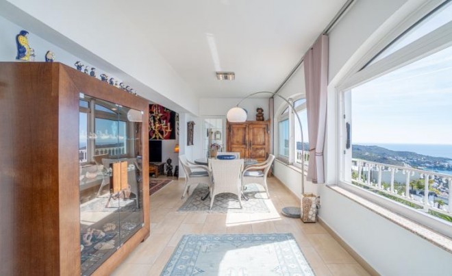 Revente · Villa · Roses