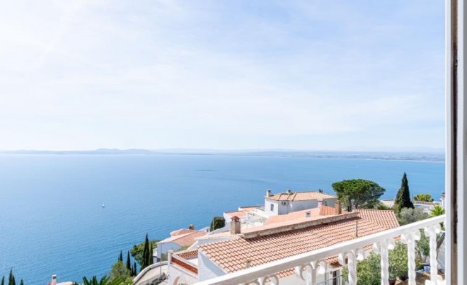 Revente · Villa · Roses