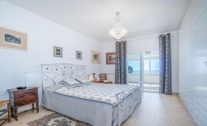 Revente · Villa · Roses