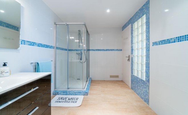 Revente · Villa · Roses