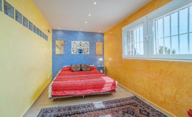 Revente · Villa · Roses