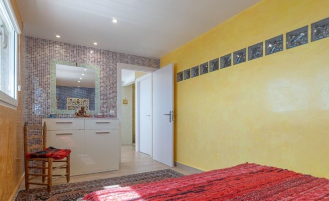 Revente · Villa · Roses