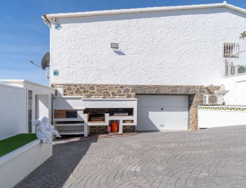 Revente · Villa · Roses