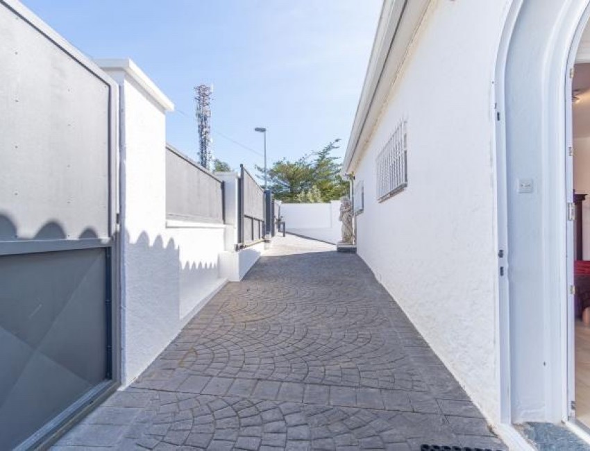 Revente · Villa · Roses