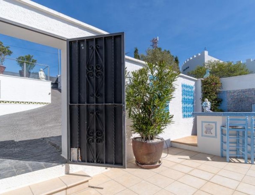 Revente · Villa · Roses