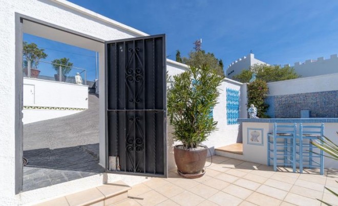 Revente · Villa · Roses