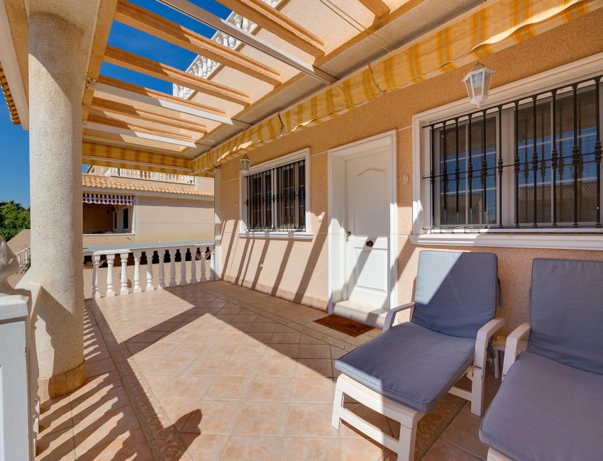 Venta · Villa / Chalet · Torrevieja