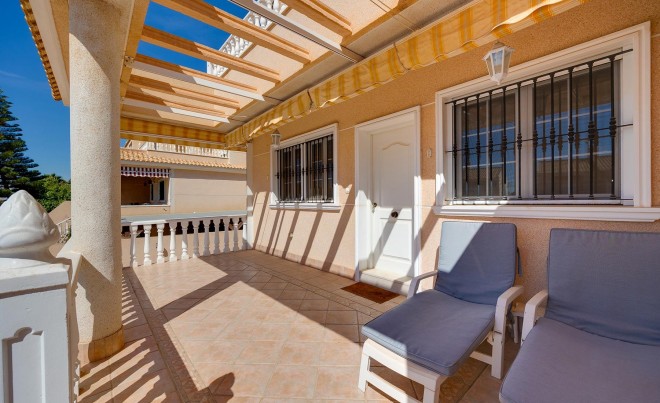 Venta · Villa / Chalet · Torrevieja