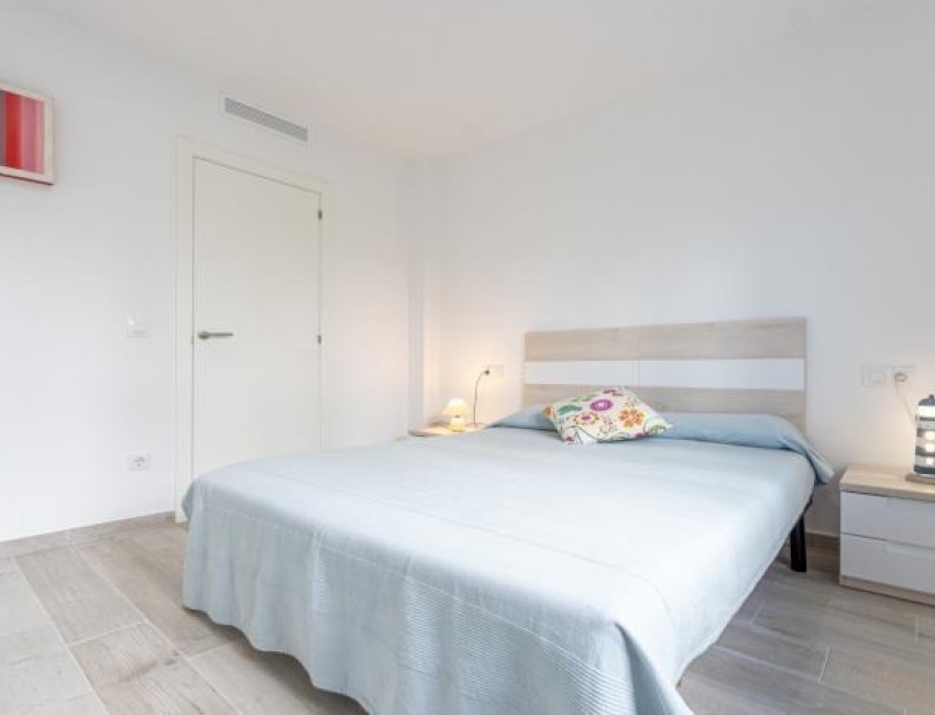 Sale · Villa · Roses