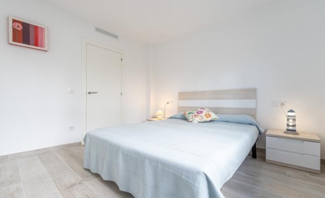 Sale · Villa · Roses