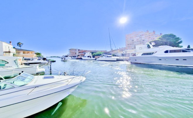 Revente · Villa · Roses