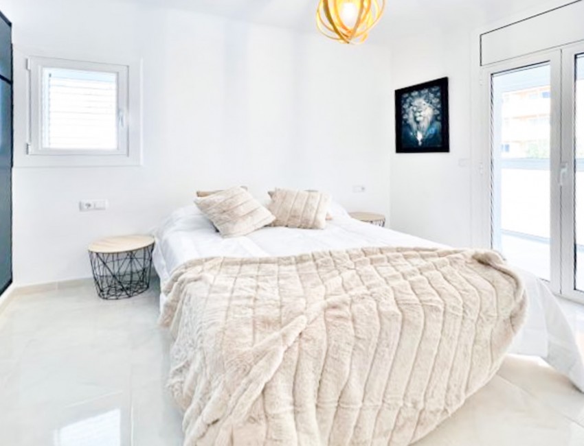 Revente · Villa · Roses