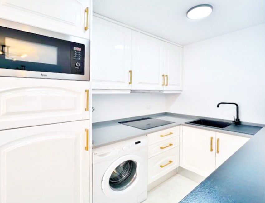 Revente · Villa · Roses