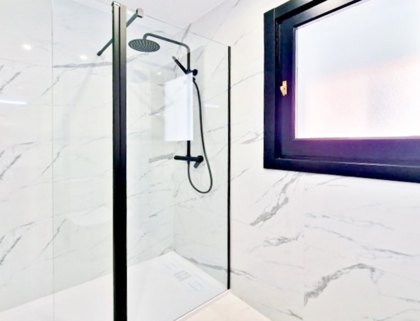 Revente · Villa · Roses