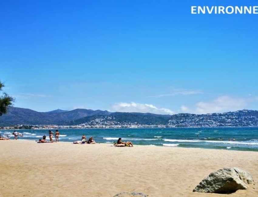 Revente · Villa · Roses