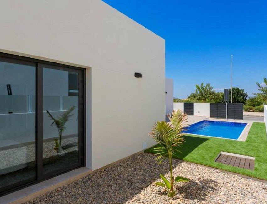 Nueva construcción  · Villa / Chalet · Daya Nueva · Centro