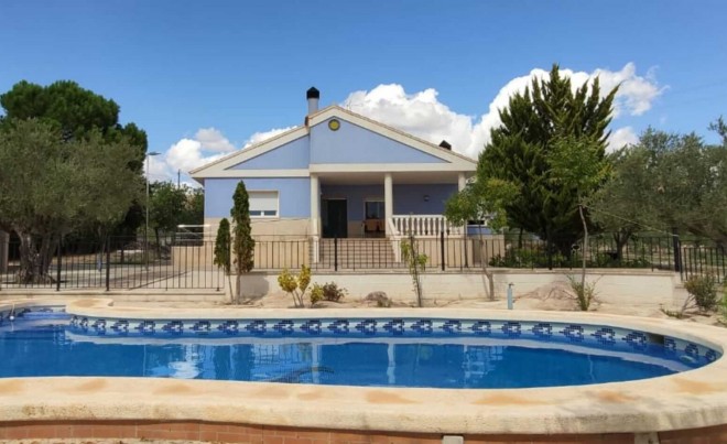 Venta · Villa / Chalet · Yecla