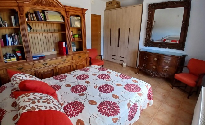 Venta · Villa / Chalet · Yecla