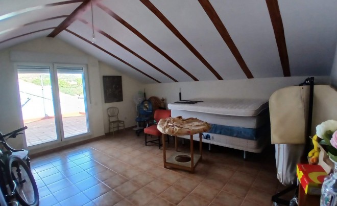 Venta · Villa / Chalet · Yecla