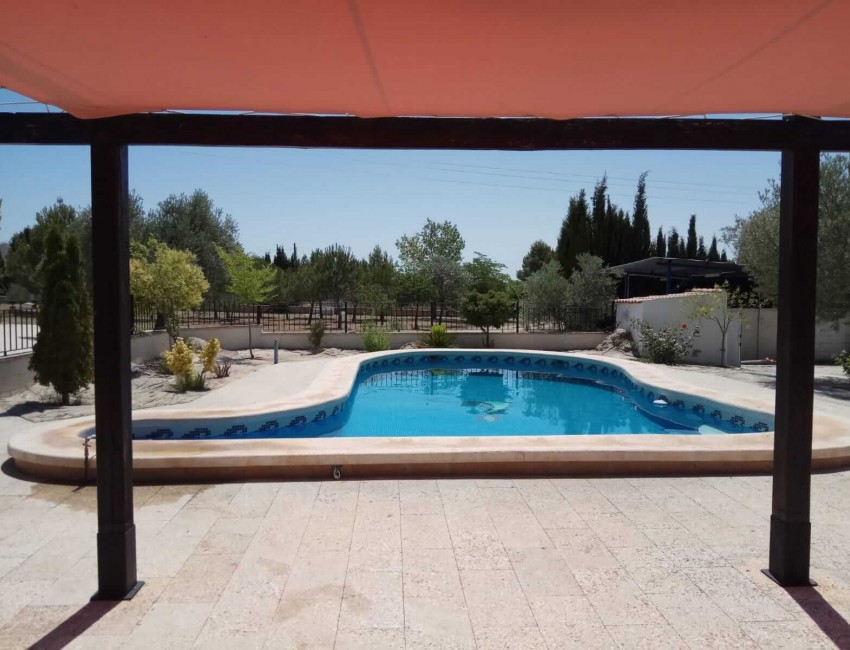 Venta · Villa / Chalet · Yecla