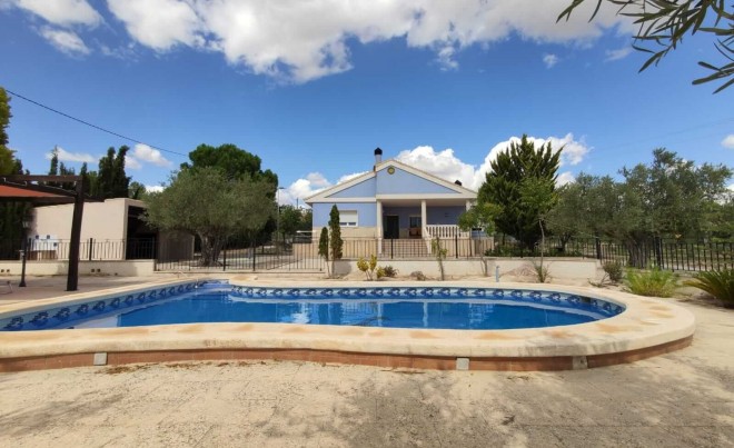 Venta · Villa / Chalet · Yecla