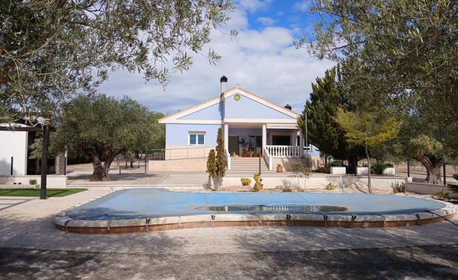 Venta · Villa / Chalet · Yecla