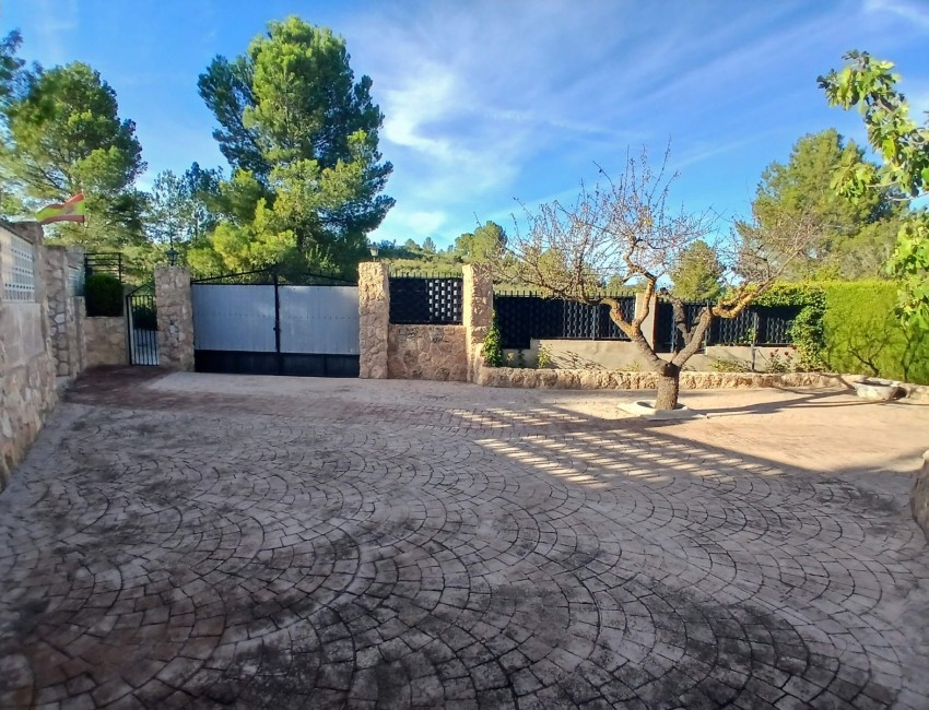 Venta · Villa / Chalet · Yecla