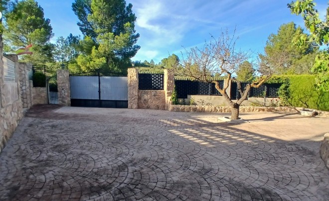 Venta · Villa / Chalet · Yecla