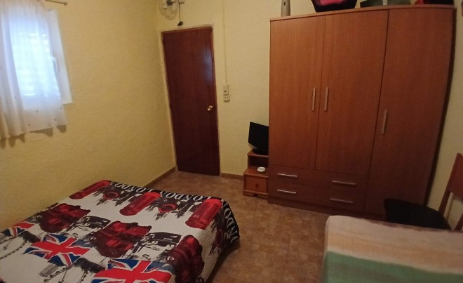 Venta · Villa / Chalet · Yecla