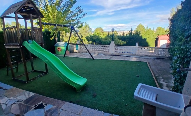 Venta · Villa / Chalet · Yecla