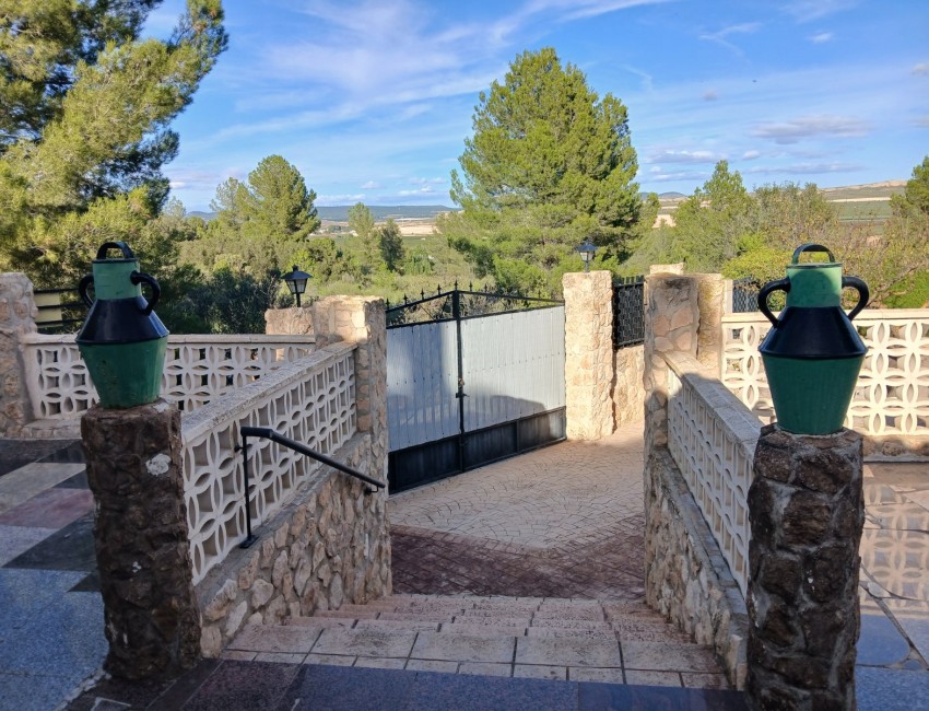 Venta · Villa / Chalet · Yecla