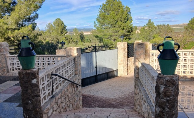 Venta · Villa / Chalet · Yecla