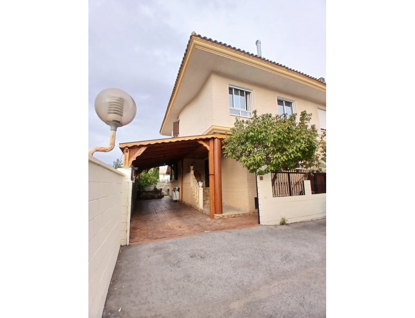 Venta · Bungalow / Adosado / Semiadosado · Elda