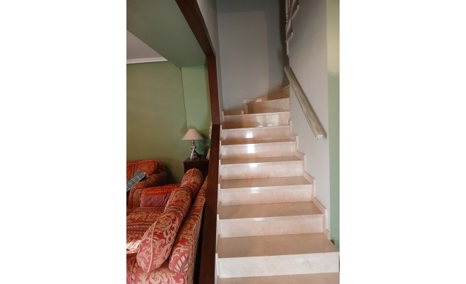 Venta · Bungalow / Adosado / Semiadosado · Elda