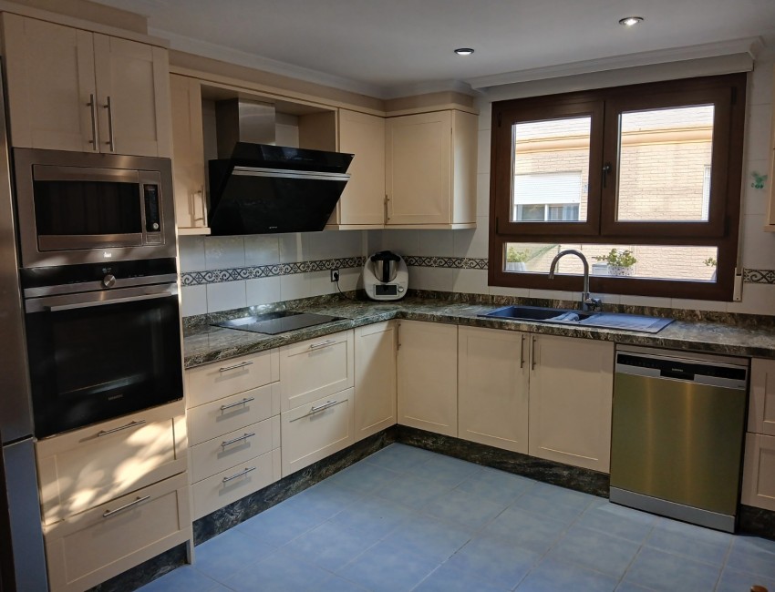 Venta · Bungalow / Adosado / Semiadosado · Elda